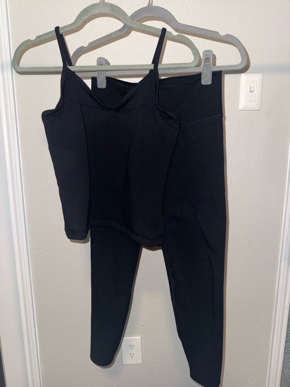 ALO Yoga Black fleece lined Tank and fleece lined Leggings Set